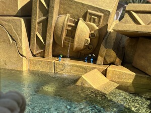 Blue Pikmin cameo in Donkey Kong Country at Super Nintendo World