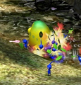 Blue Pikmin attacking a Yellow Wollyhop.