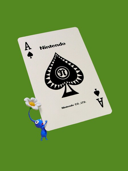 File:Blue Pikmin holding Luck Wafer artwork.jpg