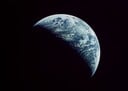 An image of Earth from Sozaijiten Vol. 21. The website credits NASA for providing the photo.