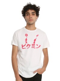 Model picture of a Pikmin shirt released by Hot Topic.